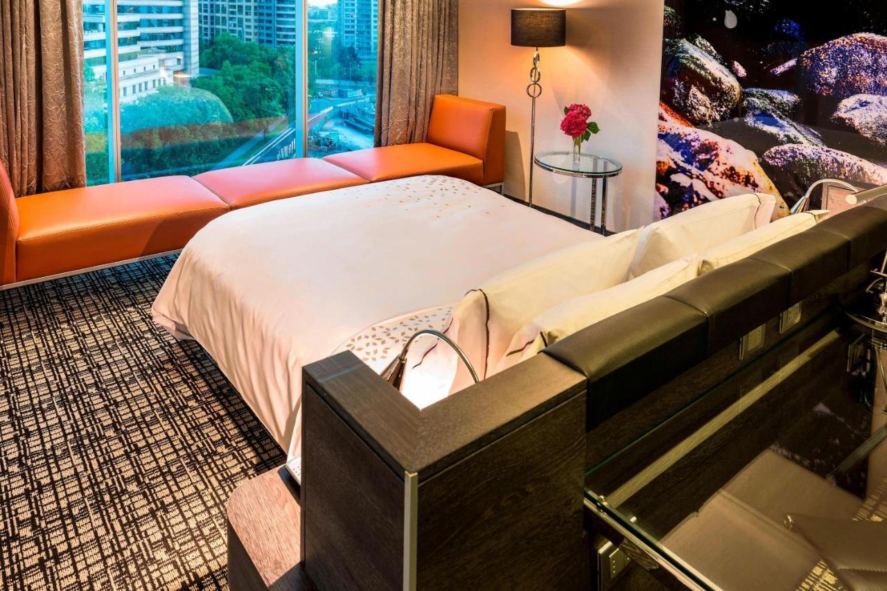 Renaissance Santiago By Marriott Hotel Exterior foto