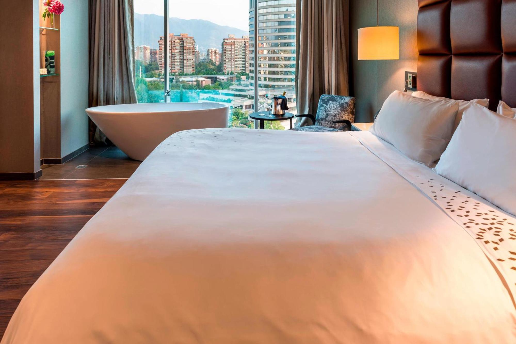 Renaissance Santiago By Marriott Hotel Exterior foto