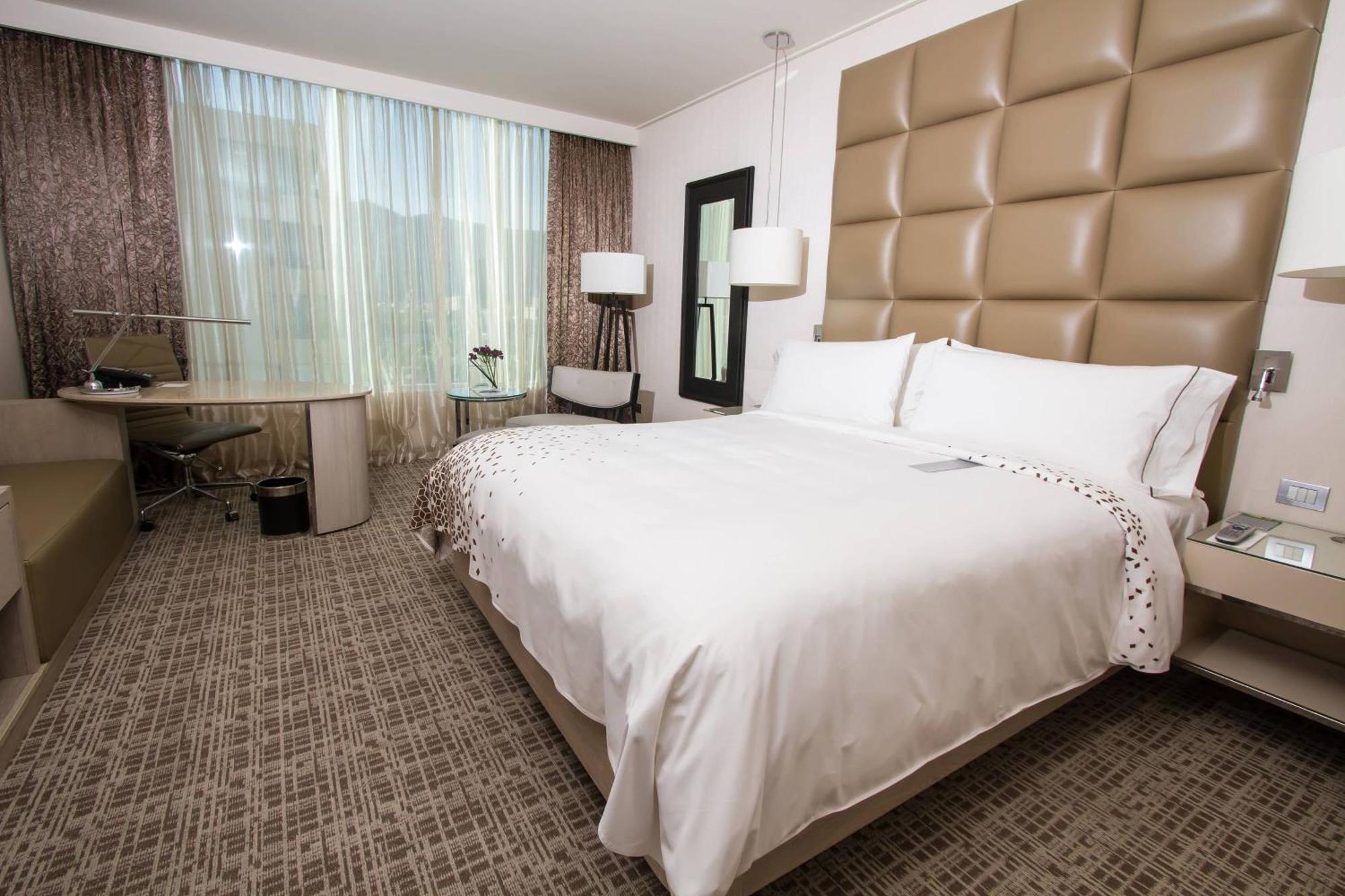 Renaissance Santiago By Marriott Hotel Exterior foto